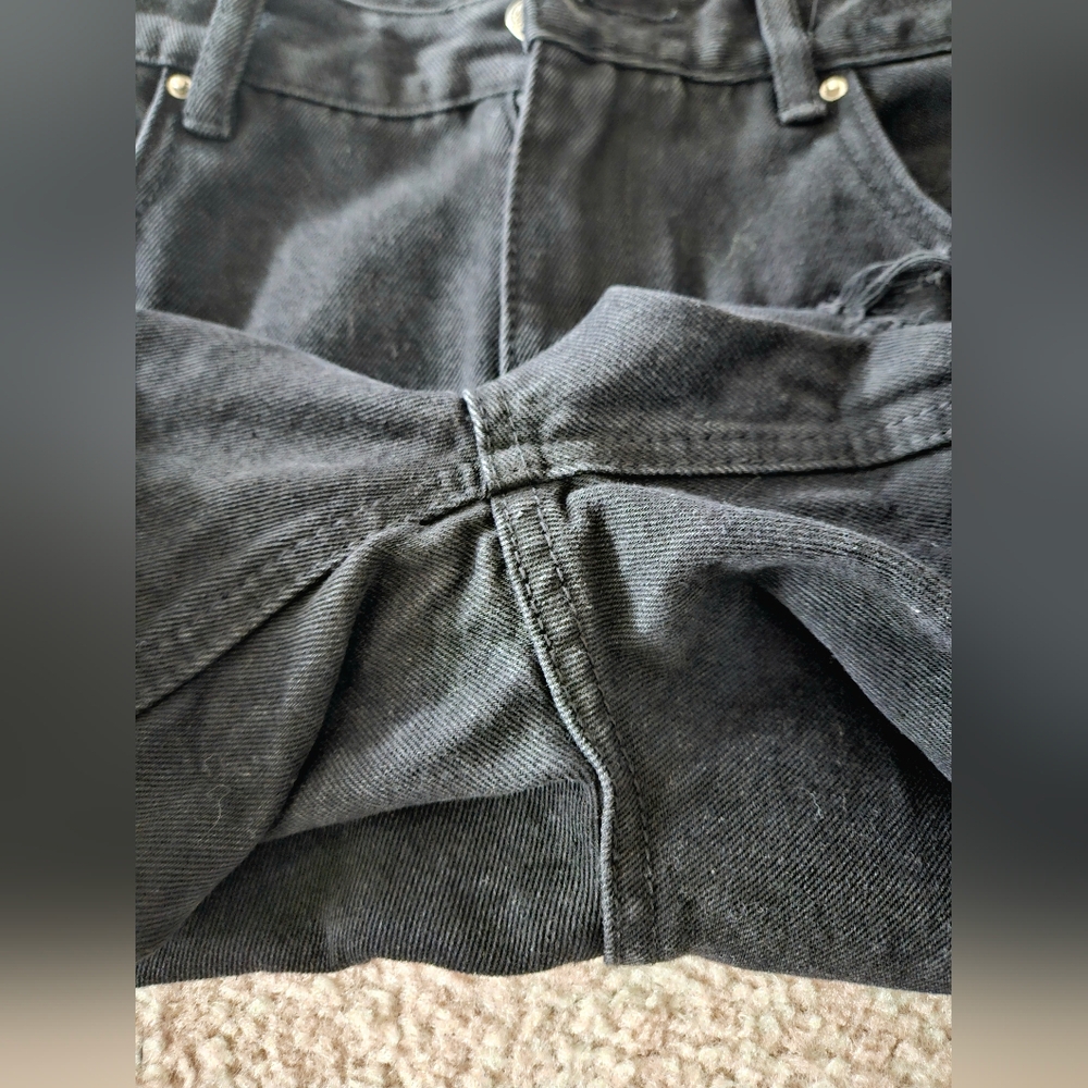 Black Ripped Mom Jean Shorts - Picture 4 of 6